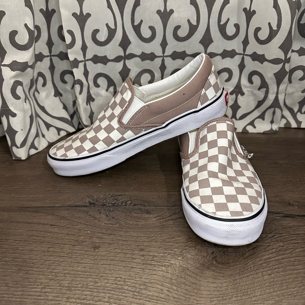 VANS CLASSIC SLIP-ON SHOE COLOR CHECKERBOARD TAUPE - WOMENS SZ 7